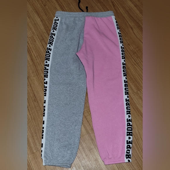 Womens Pink & Gray Two Toned Fleece Joggers Size Medium - Picture 3 of 7